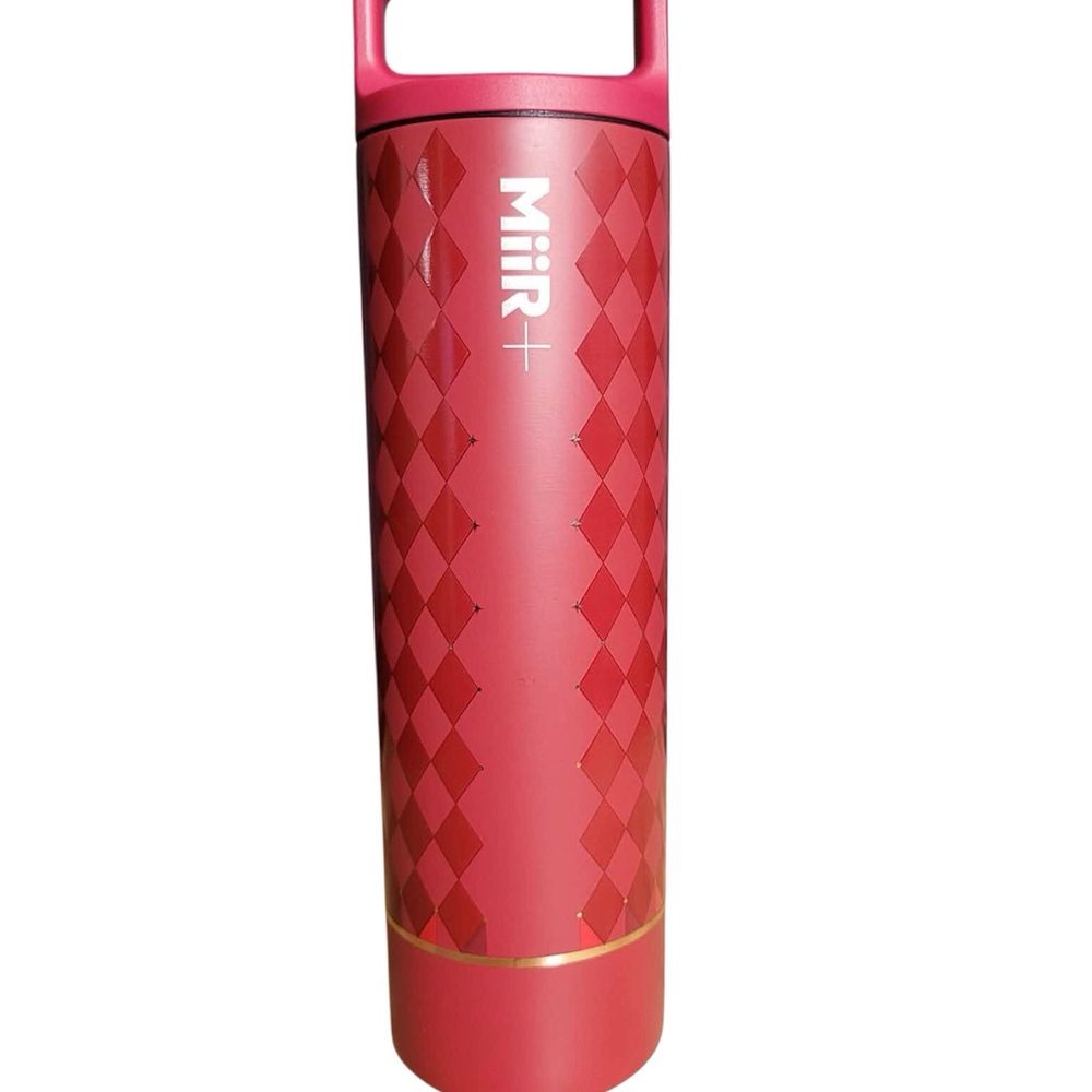 Starbucks NWT Holiday Diamond Red Bottle Miir 20oz